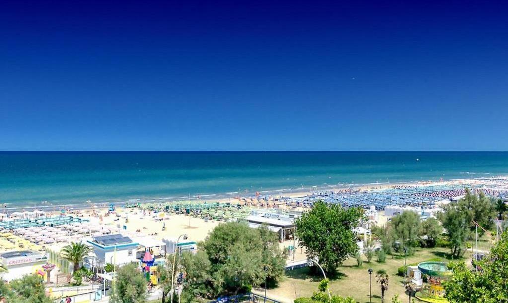 Hotel Los Angeles - Fronte Mare Річчоне Екстер'єр фото