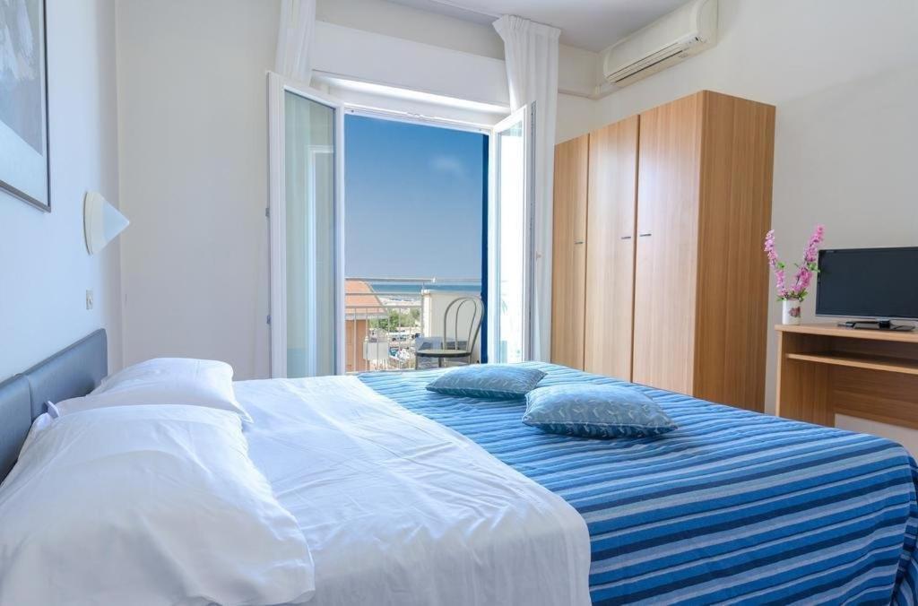 Hotel Los Angeles - Fronte Mare Річчоне Екстер'єр фото