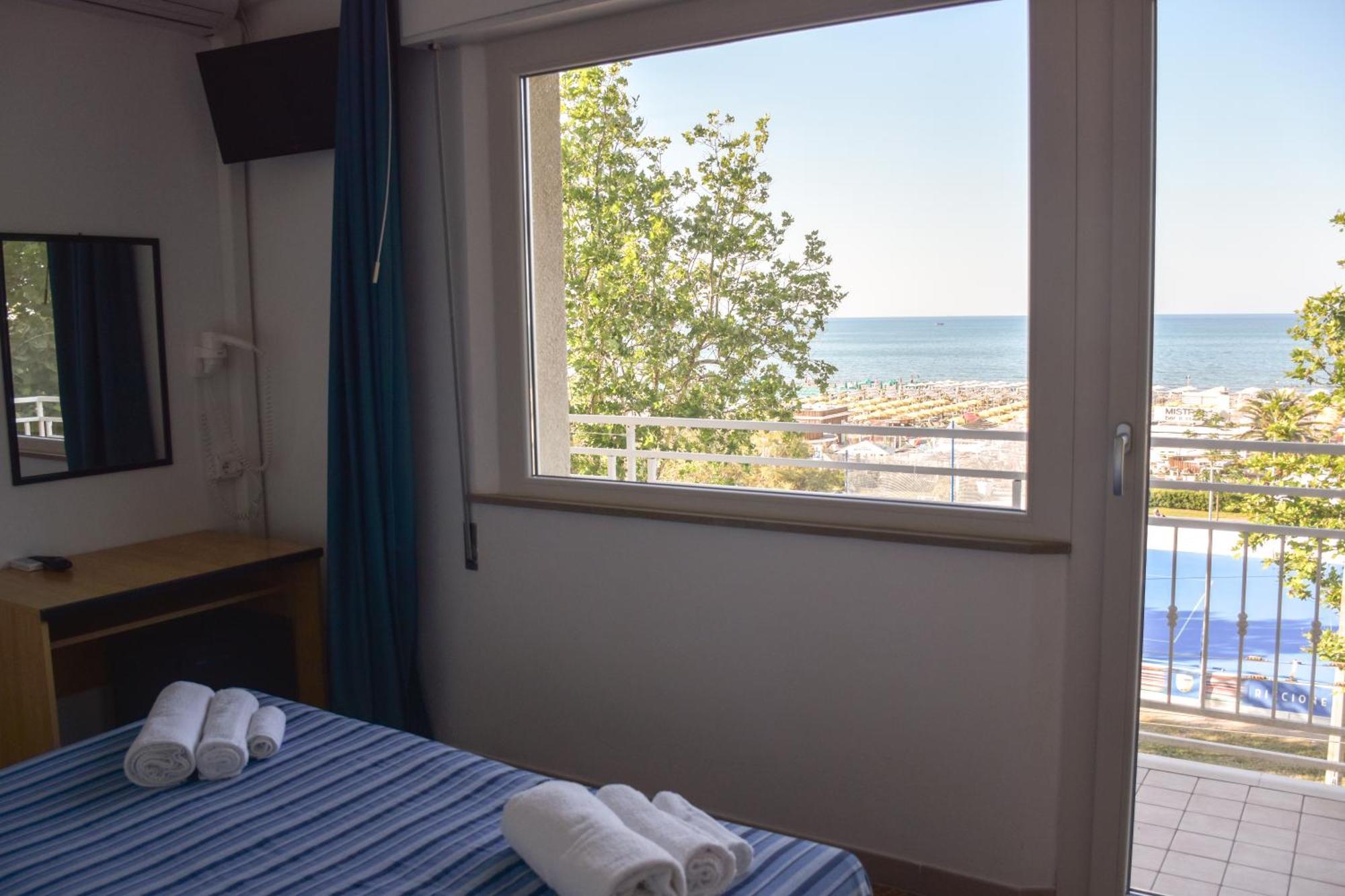 Hotel Los Angeles - Fronte Mare Річчоне Екстер'єр фото