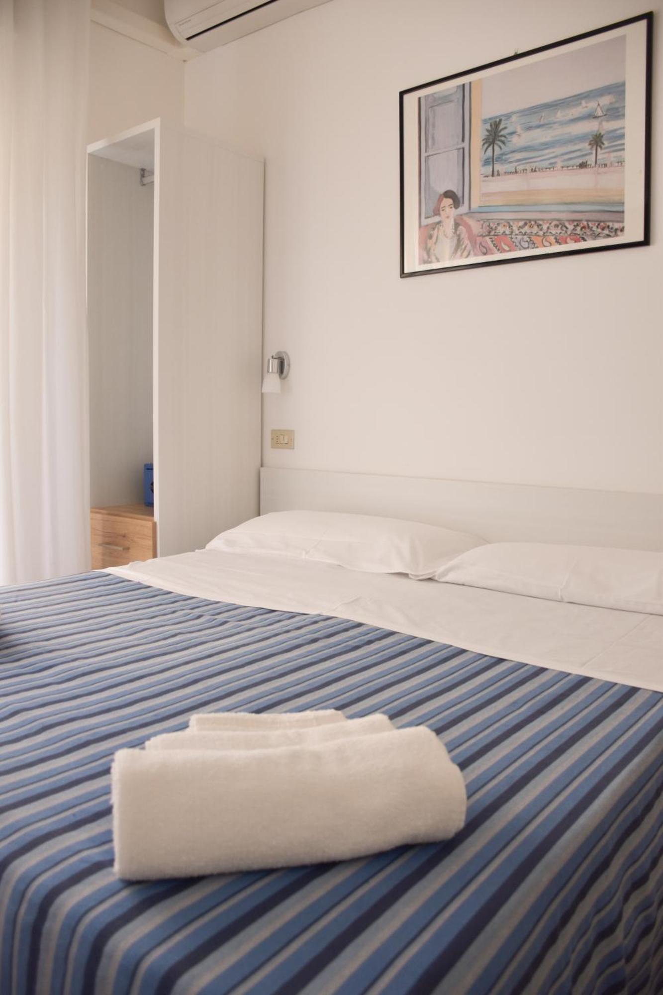 Hotel Los Angeles - Fronte Mare Річчоне Екстер'єр фото