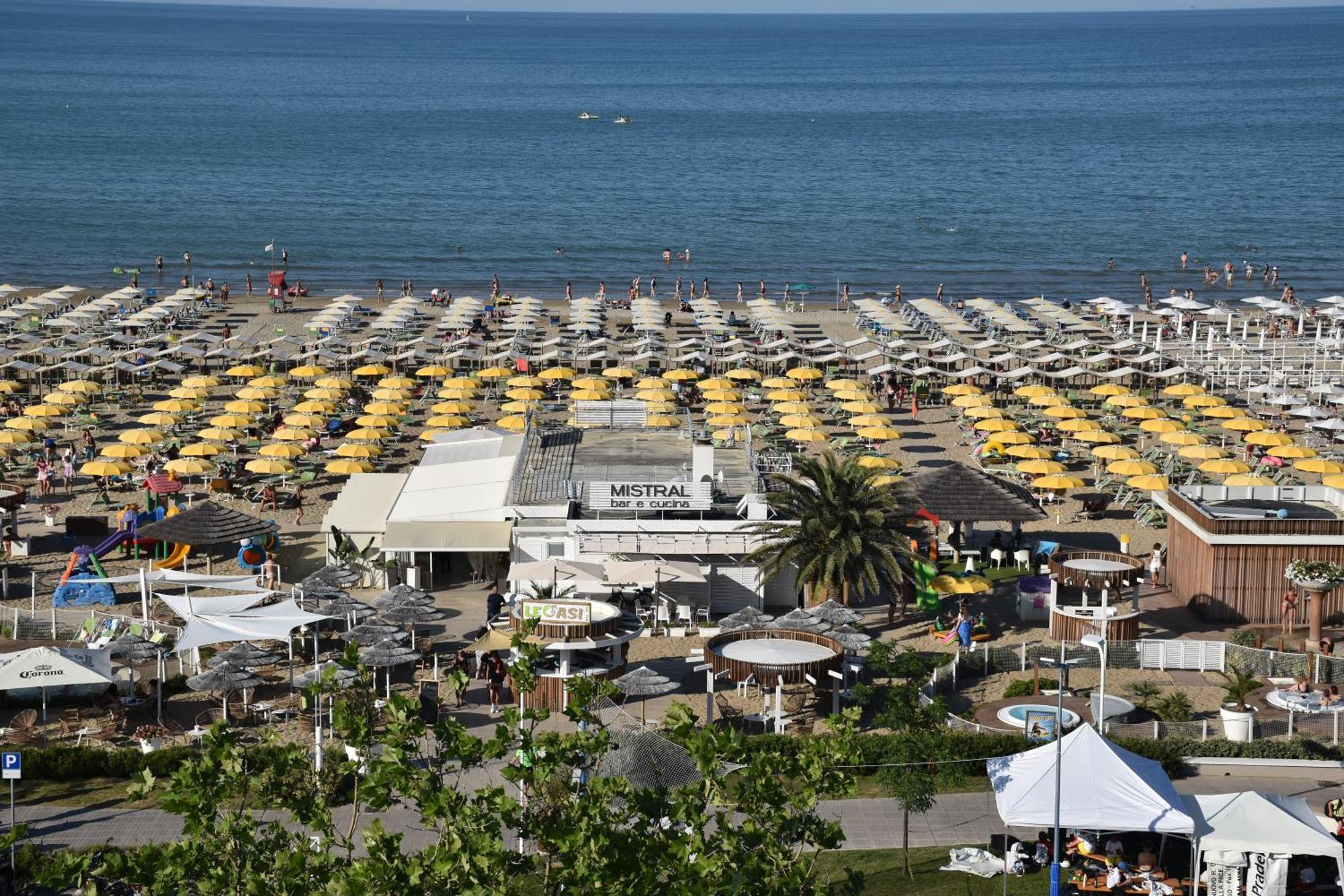 Hotel Los Angeles - Fronte Mare Річчоне Екстер'єр фото