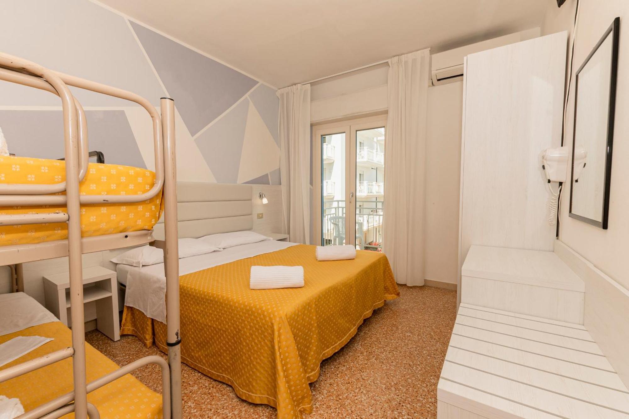 Hotel Los Angeles - Fronte Mare Річчоне Екстер'єр фото