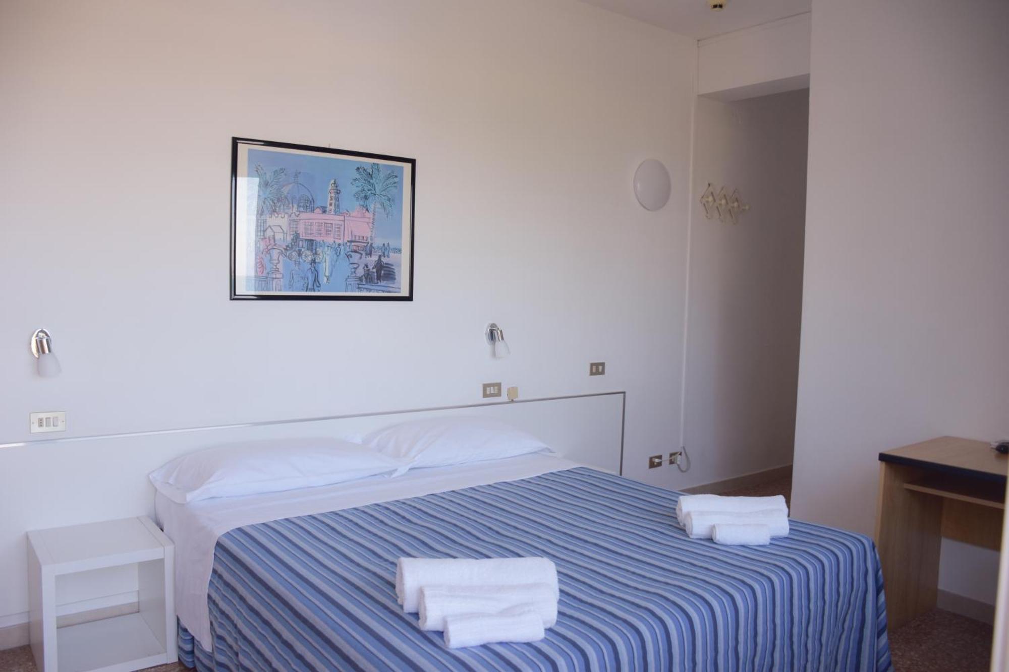 Hotel Los Angeles - Fronte Mare Річчоне Екстер'єр фото