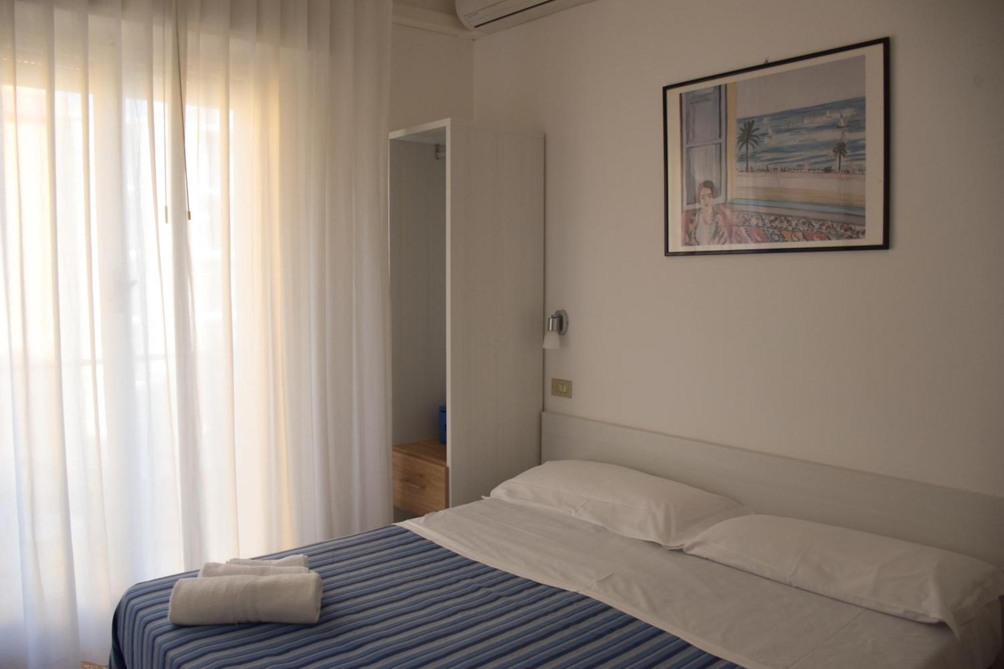 Hotel Los Angeles - Fronte Mare Річчоне Екстер'єр фото