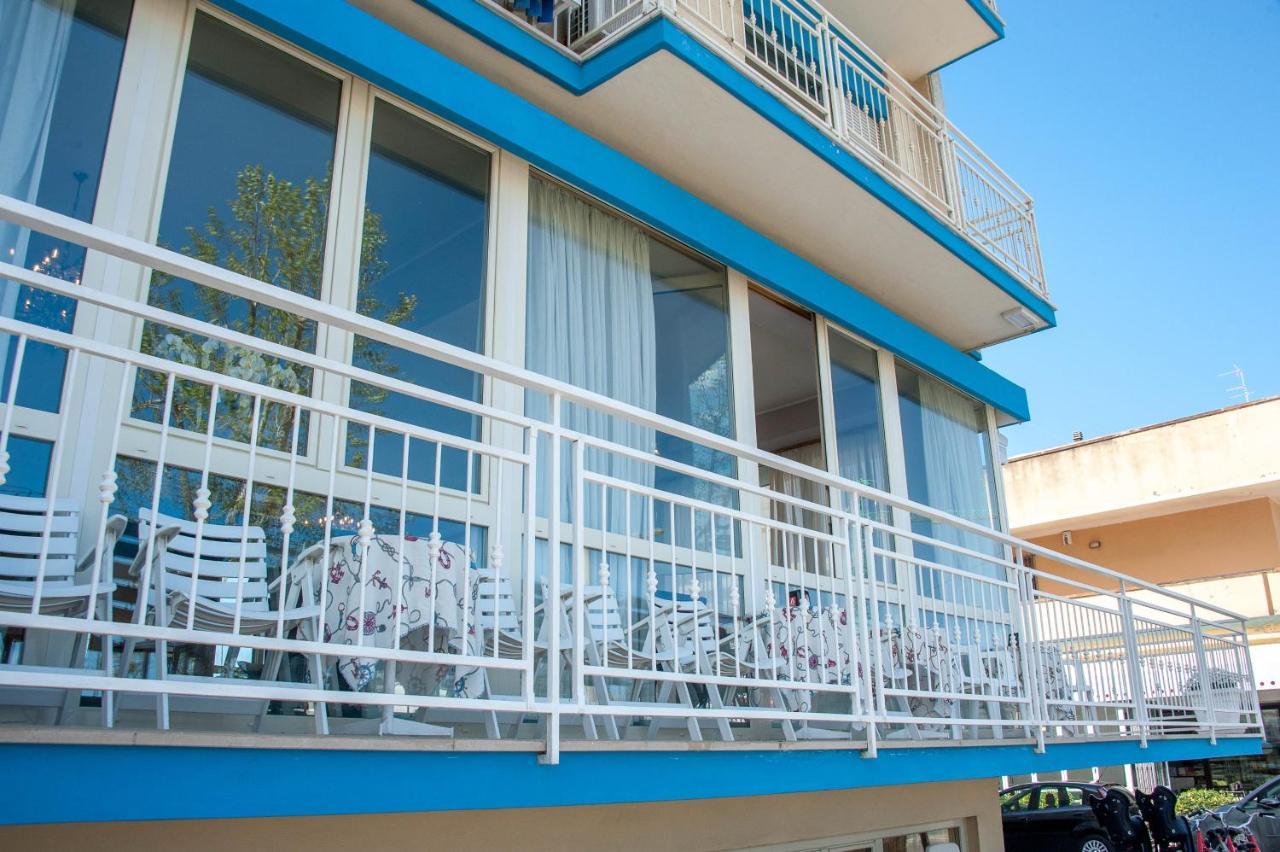 Hotel Los Angeles - Fronte Mare Річчоне Екстер'єр фото